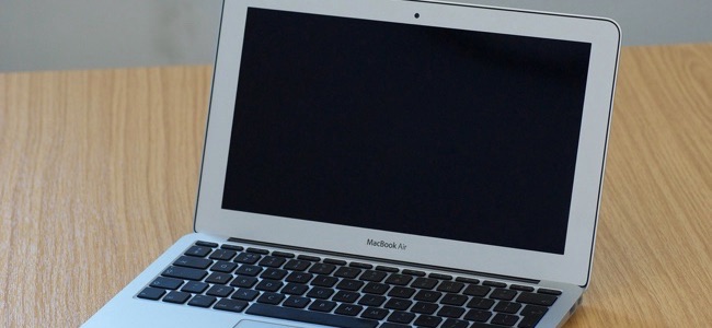 how to turn on macbook air after battery dies